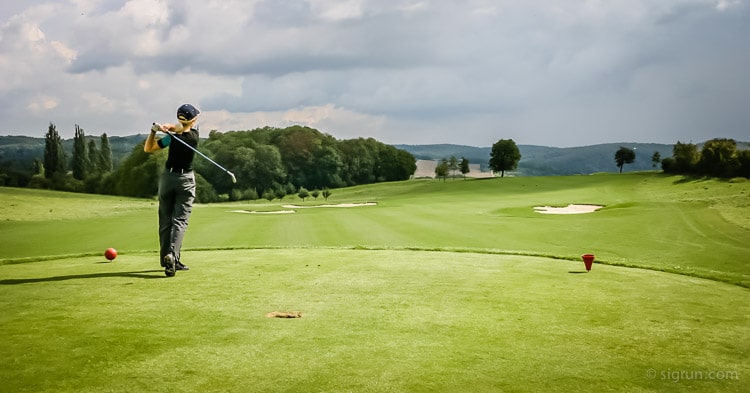 sigrun-golf-hole1-18hole-golf-course